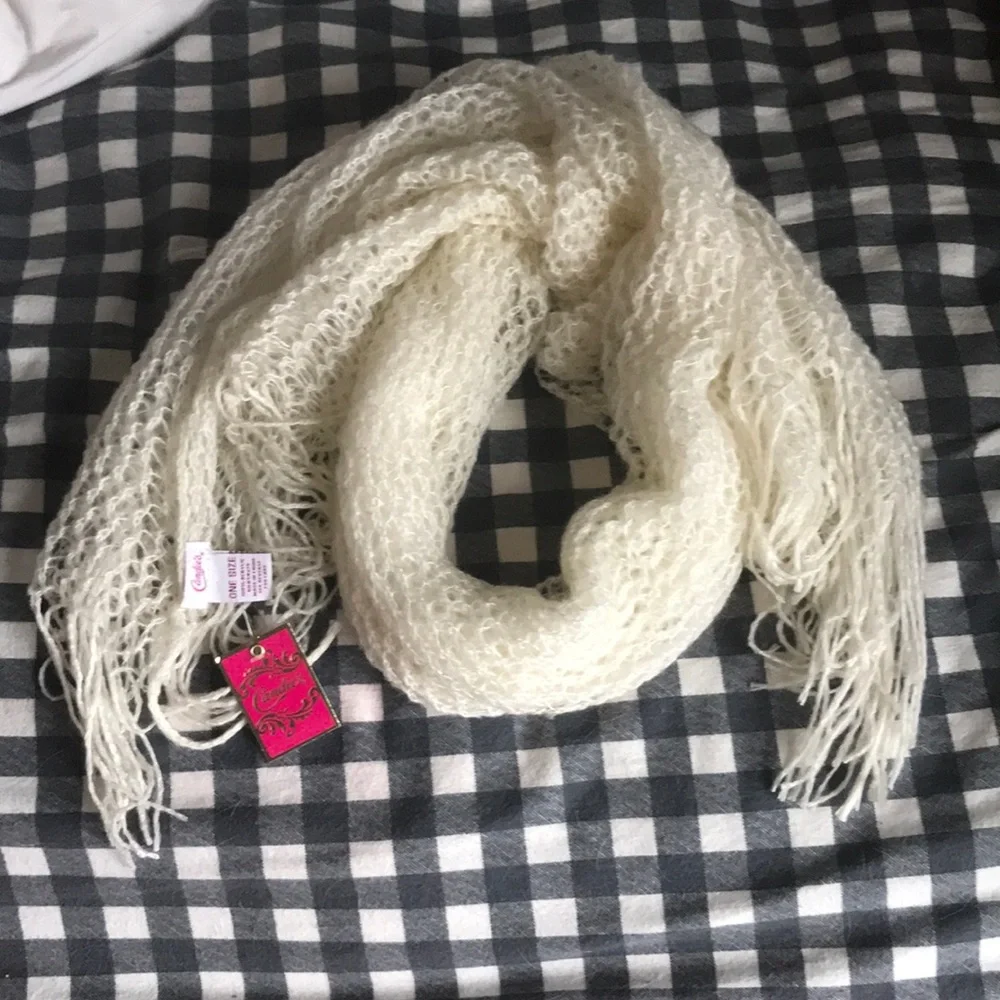NWT Candies cream knit scarf